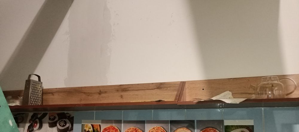 Продам полки настенные