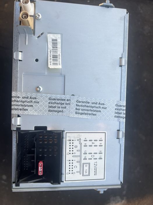 Продавам ориг радио Audio Cd Mp3 VW Seat skoda golf sharan tiguan tour