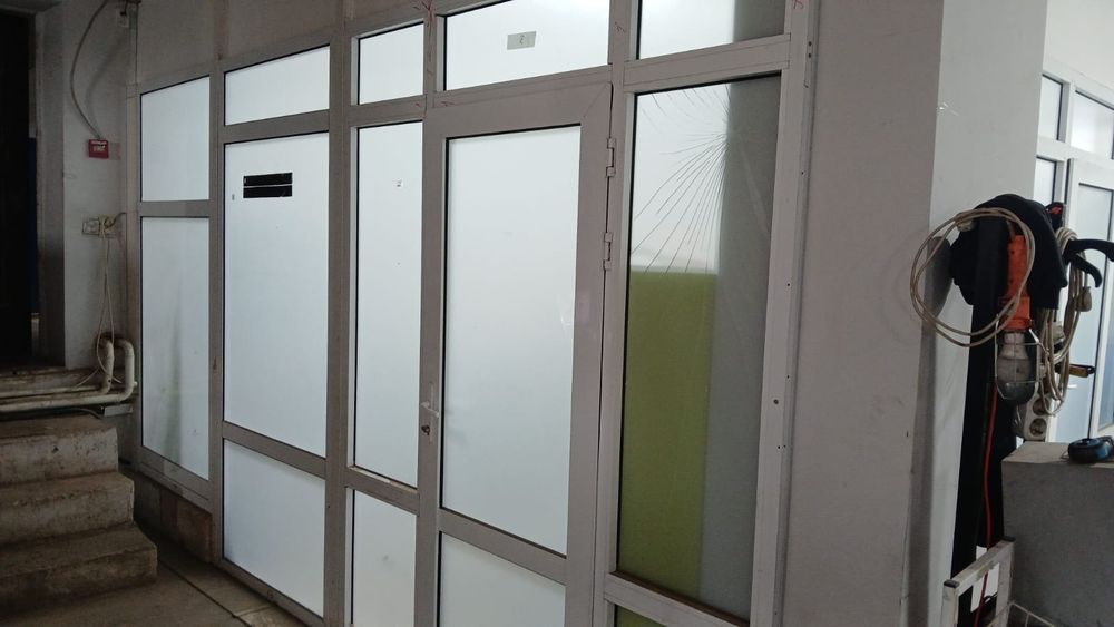 Продам витражи перегородки. 2 двери.