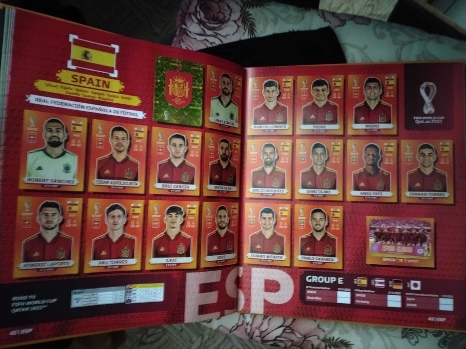 Попълнен колекционерски албум за стикери Panini world cup 2022 qatar с твърди корици