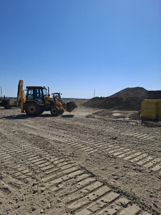 Inchiriez  buldoexcavator