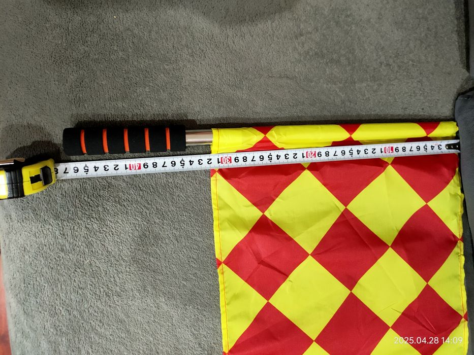 Fanion fotbal , arbitru tușier