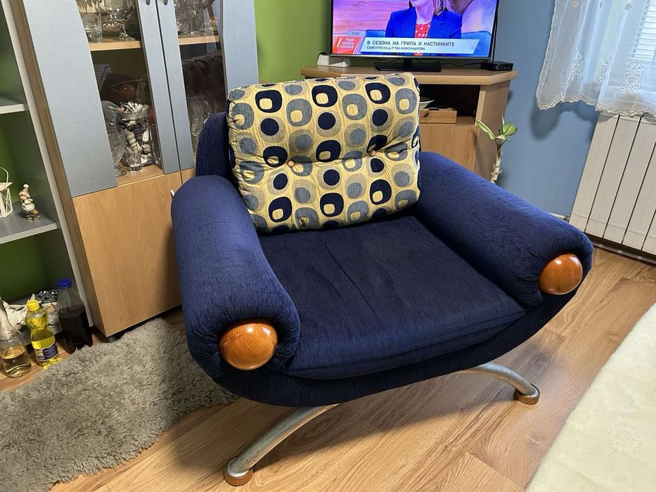 Холова гарнитура- диван с два фотьойла