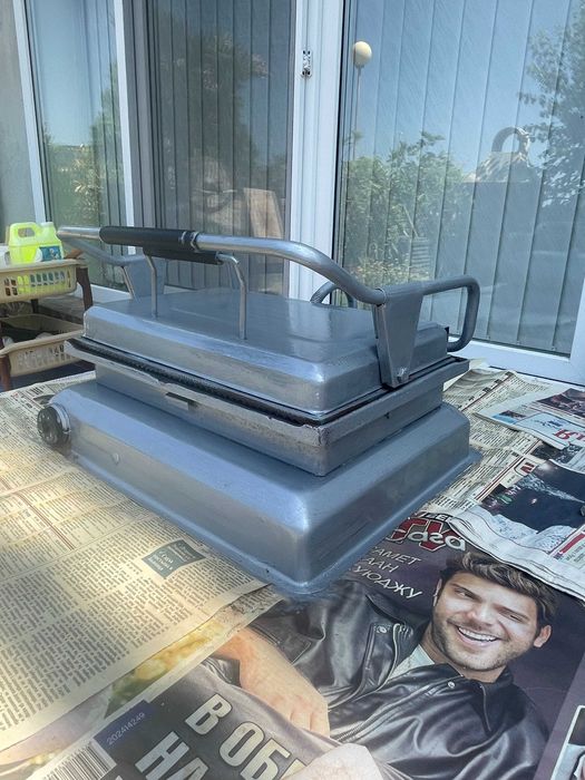 Продавам тостер-скара