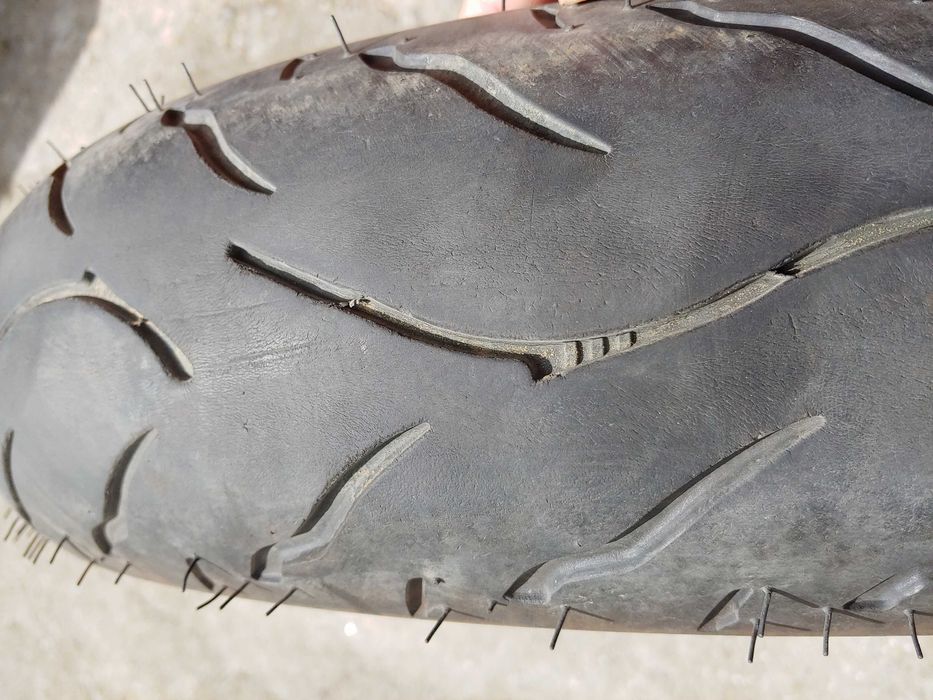 Гума за мотор предна 110/70/17 ДОТ2014