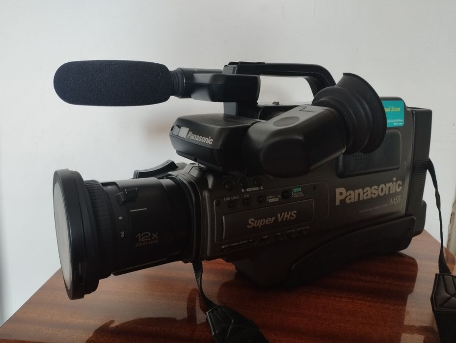 Продавам камера Panasonic nv-ms5