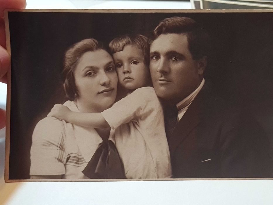 8 foto vechi de familie, tip carte poștală, ateliere maramureșene