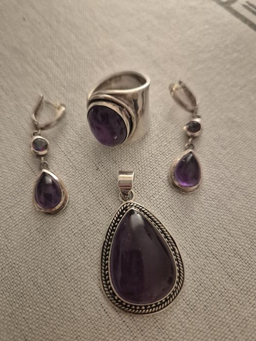 Стол круглый и прямой