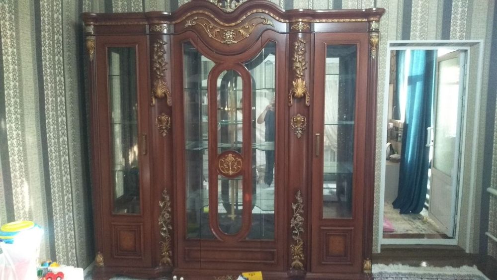 mebel sotiladi mehmon hona uchun