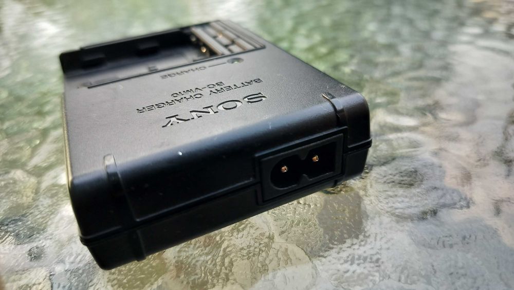 Incarcator Compact Sony BC-VM10  pentru NP-FM500H Original