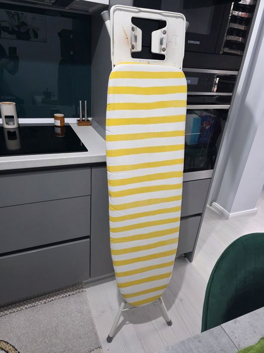 Masa de calcat in stare buna