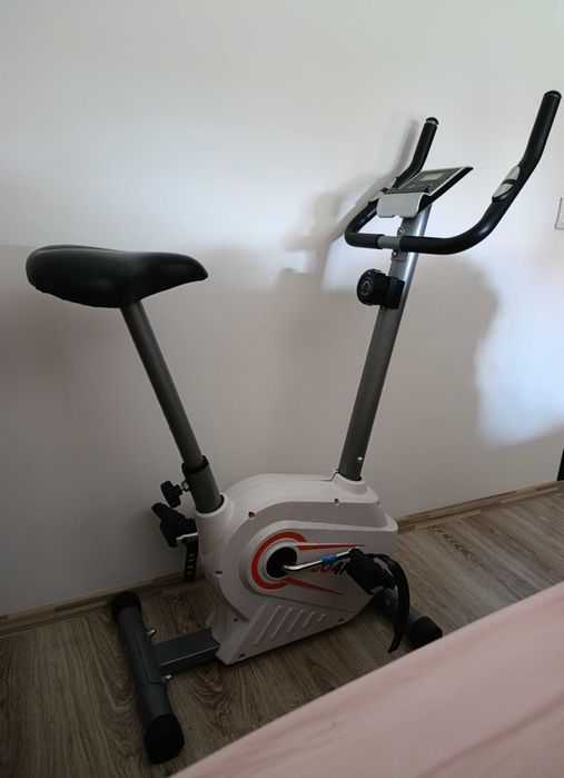 Vând bicicleta statica Go for fit