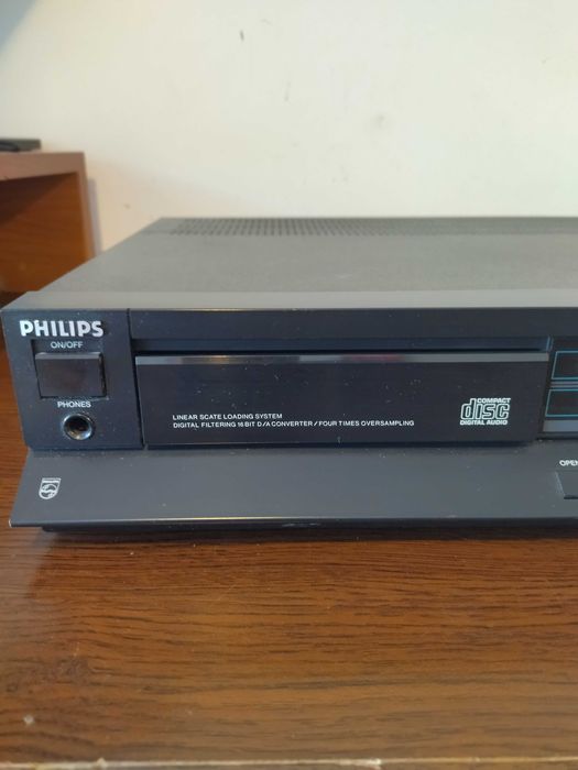 Продавам CD плеър PHILIPS CD471