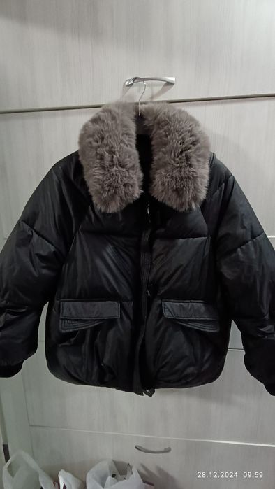 Топло яке  с пухкава яка Л
