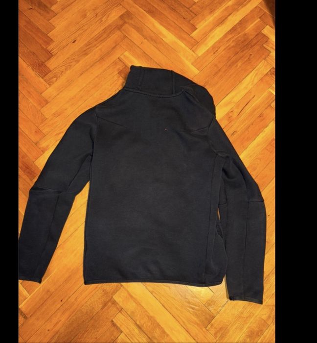 Bluza nike tech impecabilă