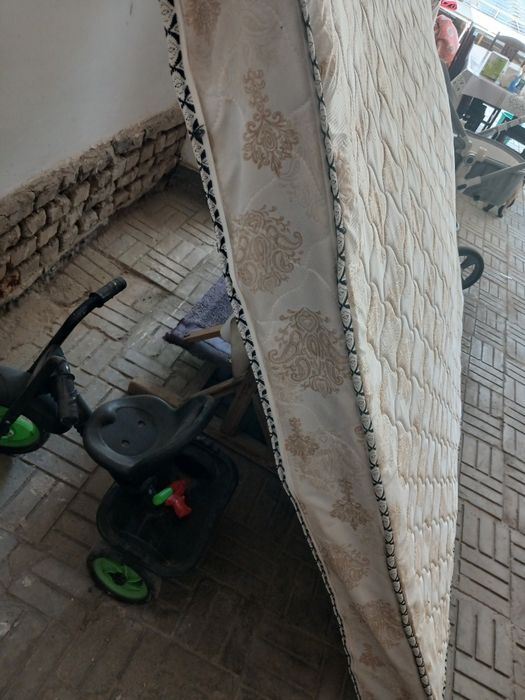 Matras sotiladi 300.000 sum