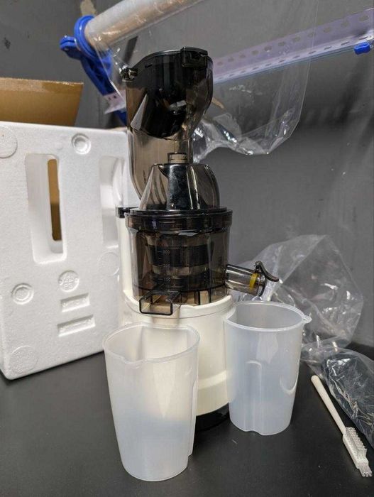 Соковыжималка Новая с дефектом