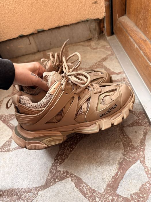 Balenciaga track