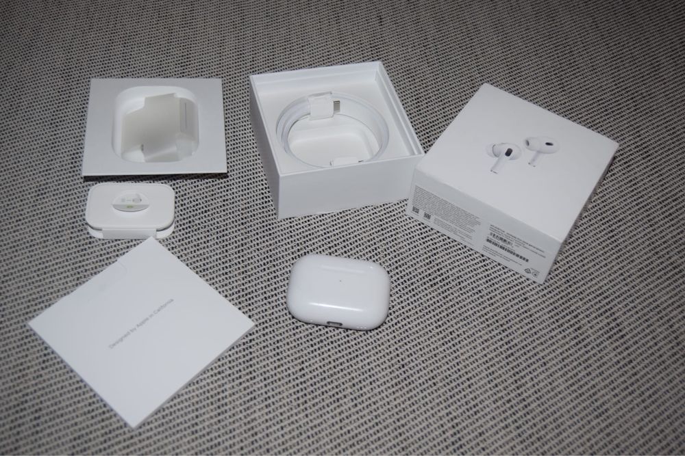 Casti Apple AirPods PRO 2 wireless charging Bistrita • OLX.ro
