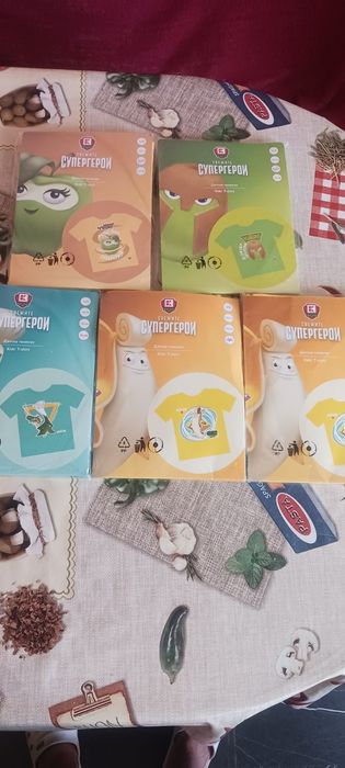 Детски тениски и къси панталонки 122-128 и 134-140