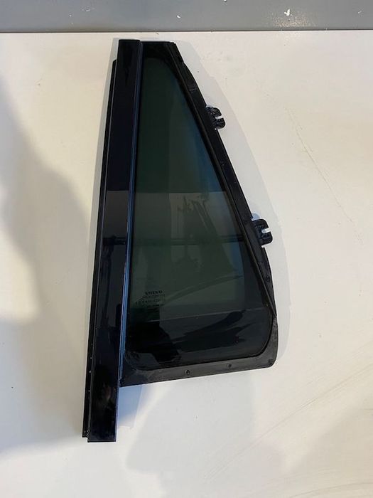 Geam mic stanga spate VOLVO XC90 2016+ 31352994 1226189 32132023