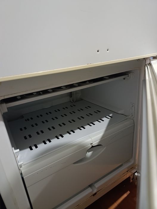 Холодильник б/у.