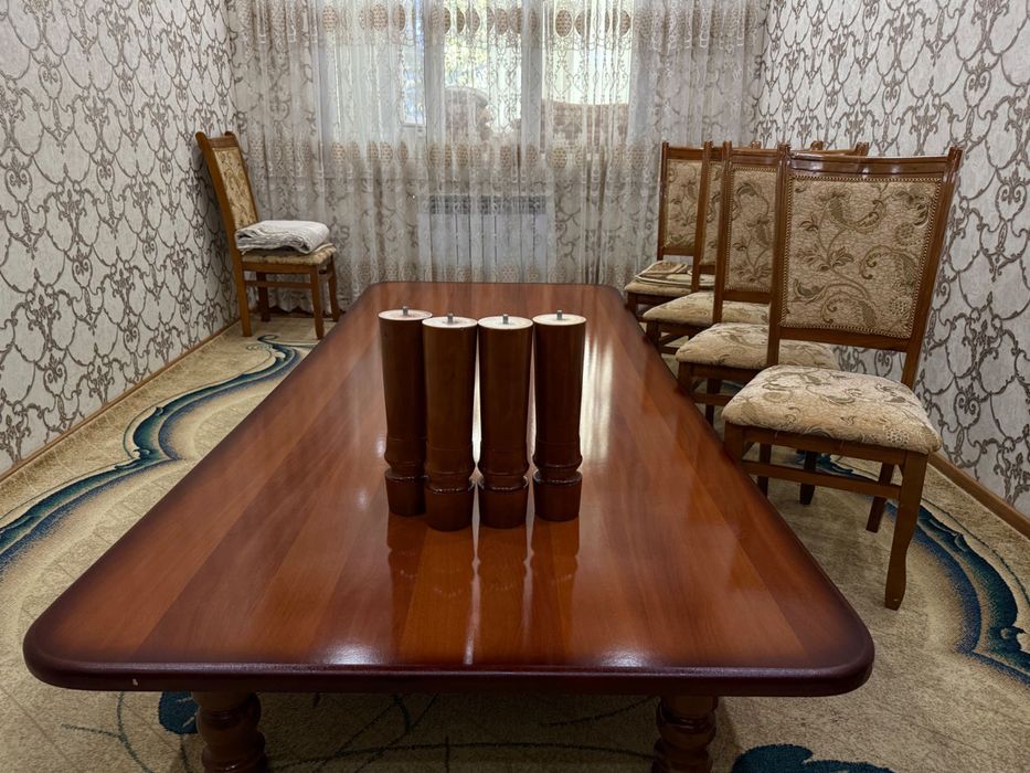 Стол 12 стульев для гостей