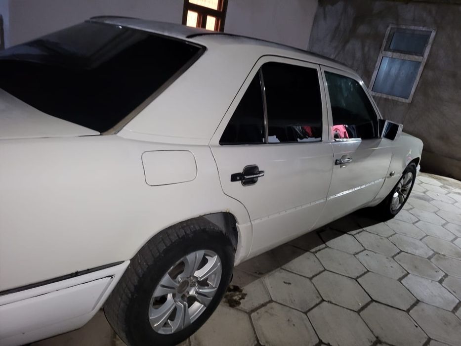 Mercedes-Benz w124 e280