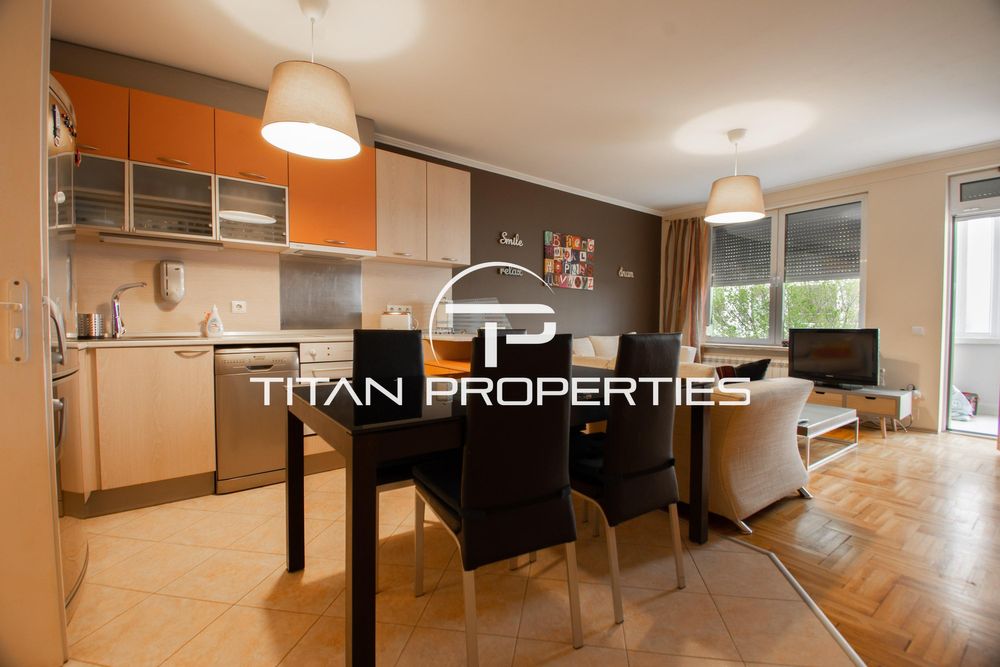 Дава се под наем Двустаен апартамент в София, Лозенец - 66 кв.м за 725 € - Снимка #2