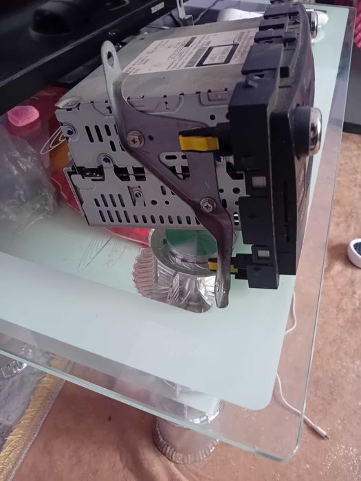 CD Toyota avensis t27