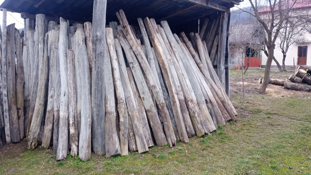 Stâlpi pentru garduri