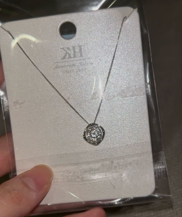 Серебряное ожерелье 925 пробы с моissанитом