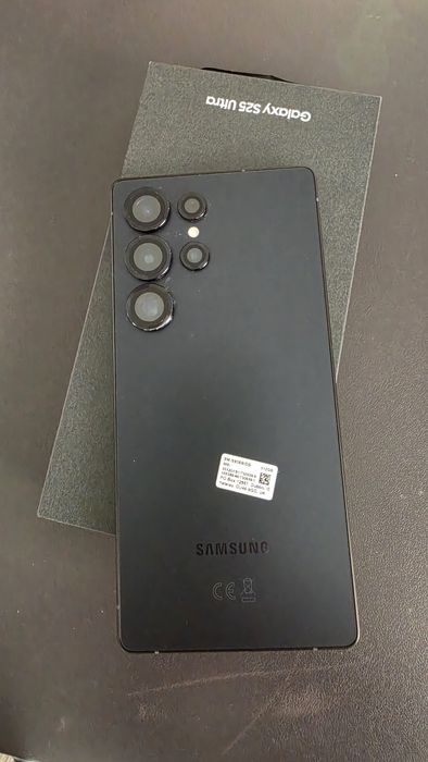 Vând Samsung S25 Ultra, negru ,512 GB