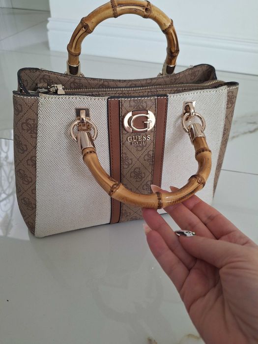 Дамска чанта Guess