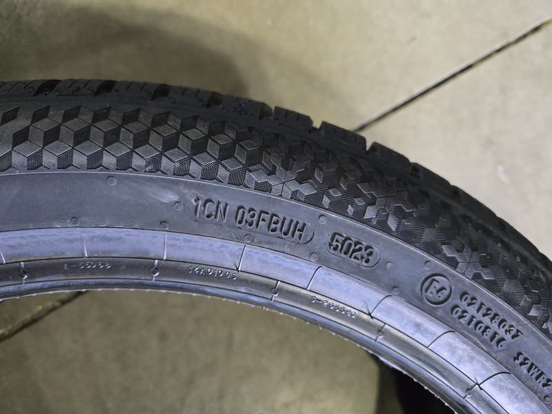 235/45/20 Continental 4бр