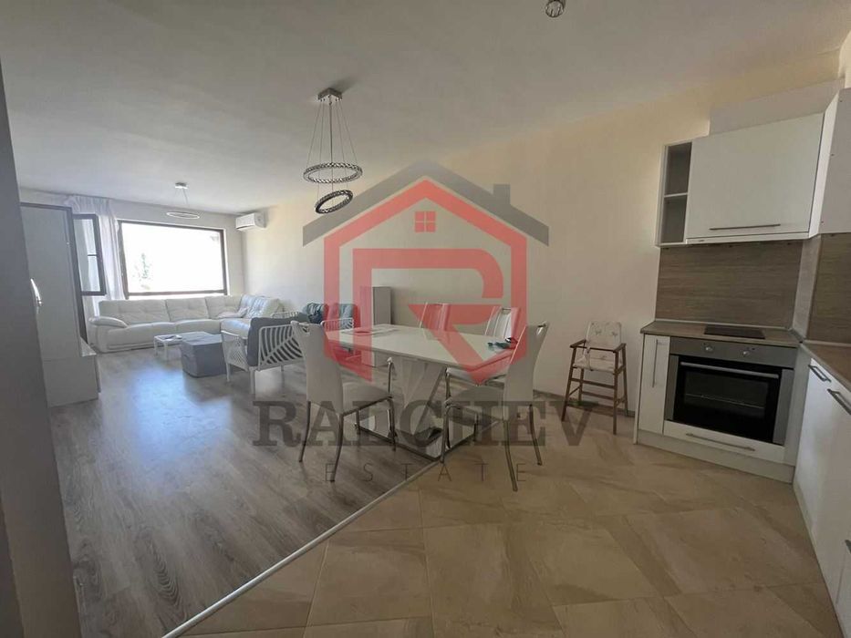 Дава се под наем Двустаен апартамент в Варна, Възраждане 3 - 65 кв.м за 561 € - Снимка #2