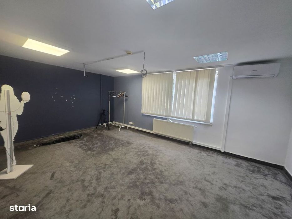 Casa individuala 3 nivele, 12 camere, 6 bai, 10 parcare, Lipovei