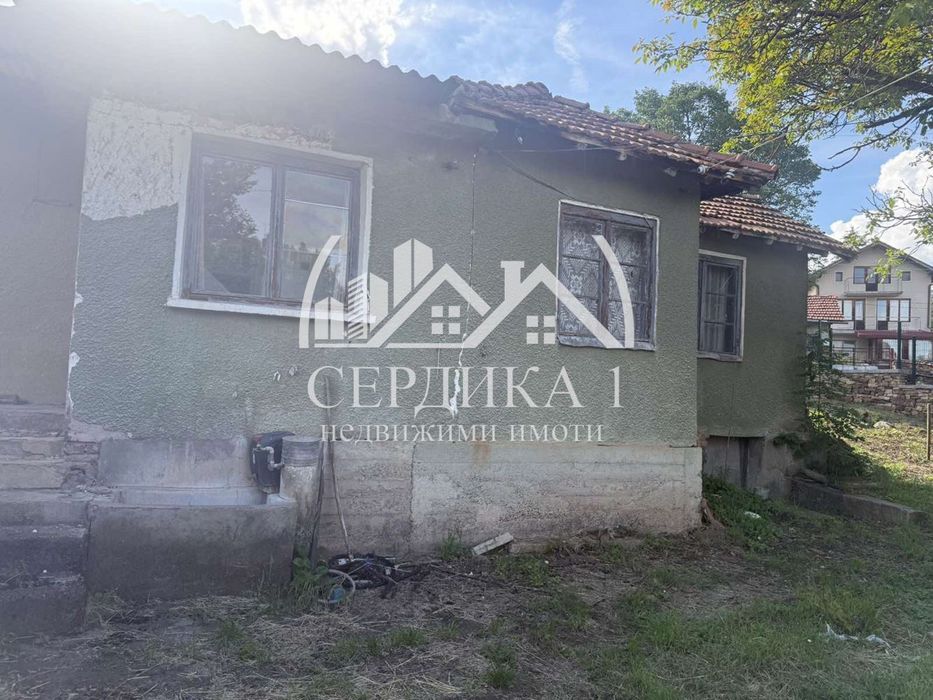 Къща в Перник, област-с.Садовик