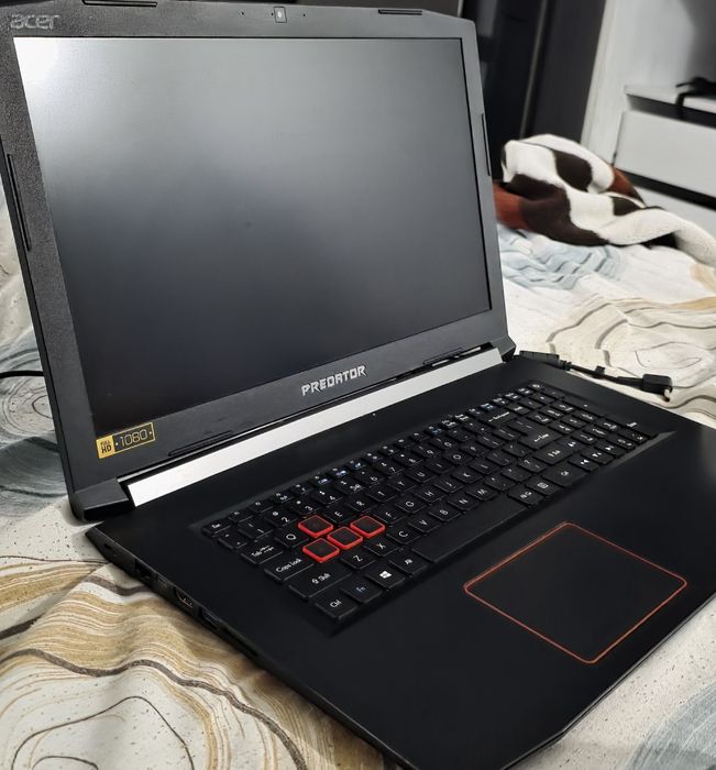 Urgent! Vand laptop Gaming Acer Predator Helios 300 cu i7 si Nvidia GTX 1060