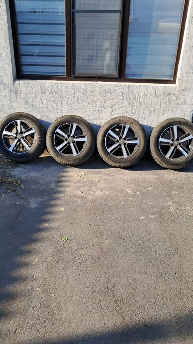Продам комплект диск шины