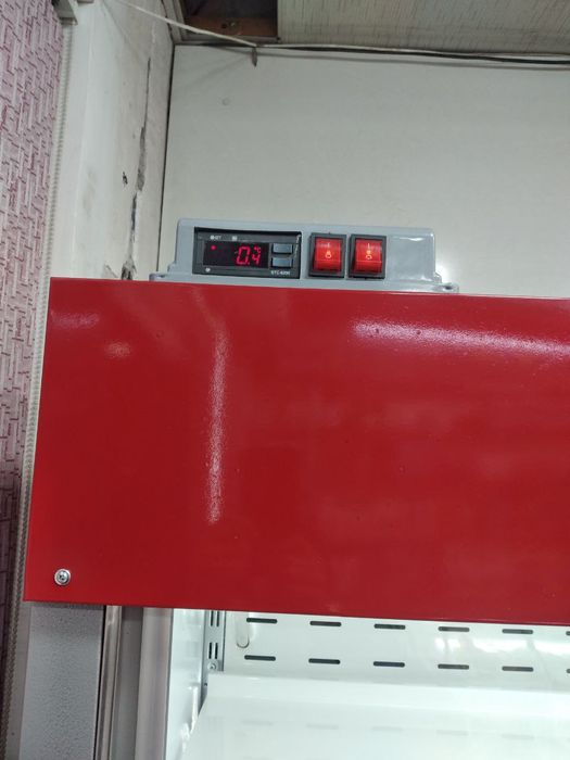 Витрина холодильник