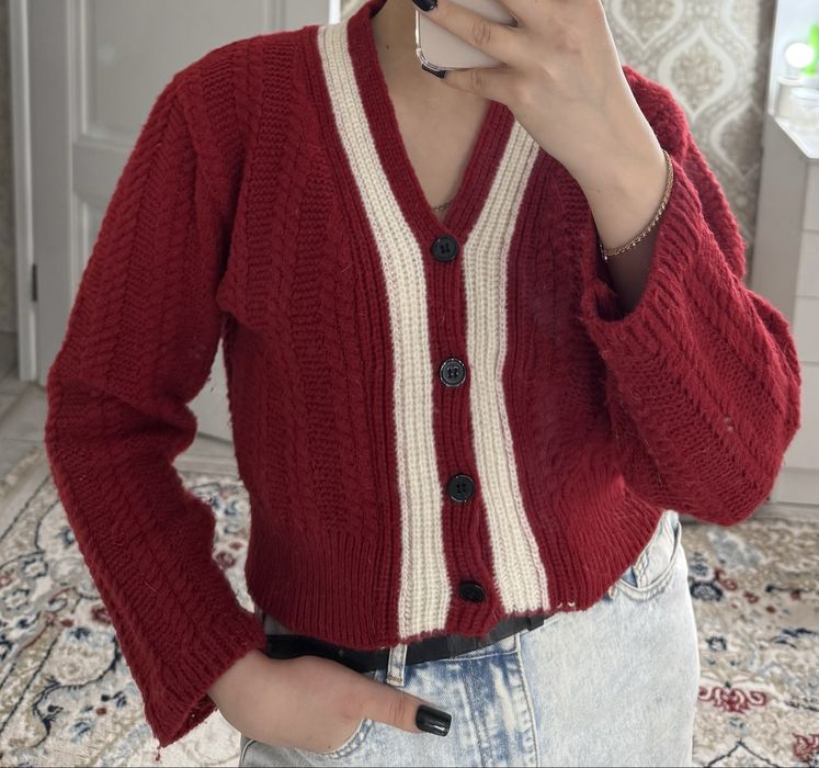 Продам 2  облегающих платья и кардиган