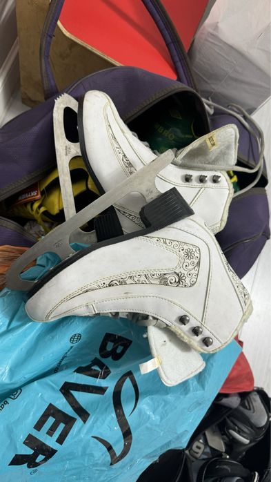 Продам коньки новые
