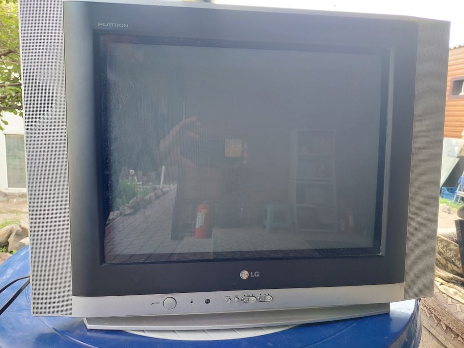 Продам телевизор LG