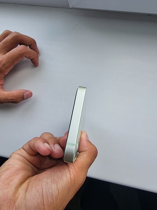 Iphone 12 mini qirilmagan