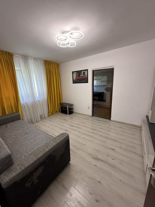 Inchiriez apartament cu 2 camere