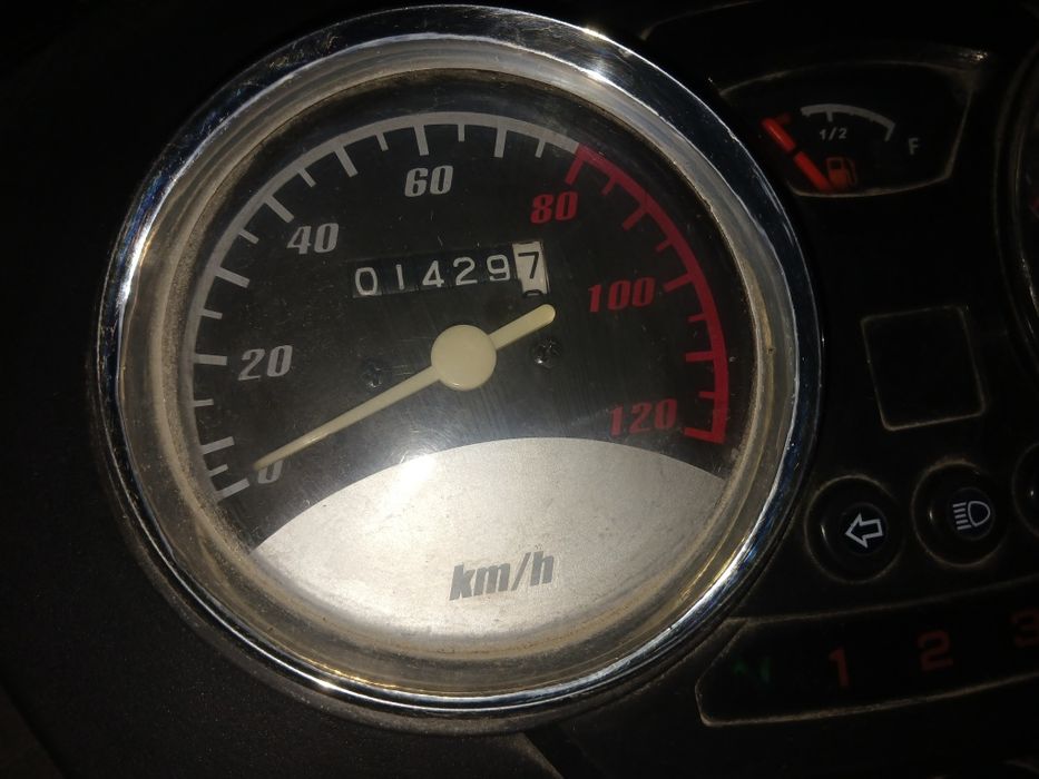 Motomuravey sotiladi.