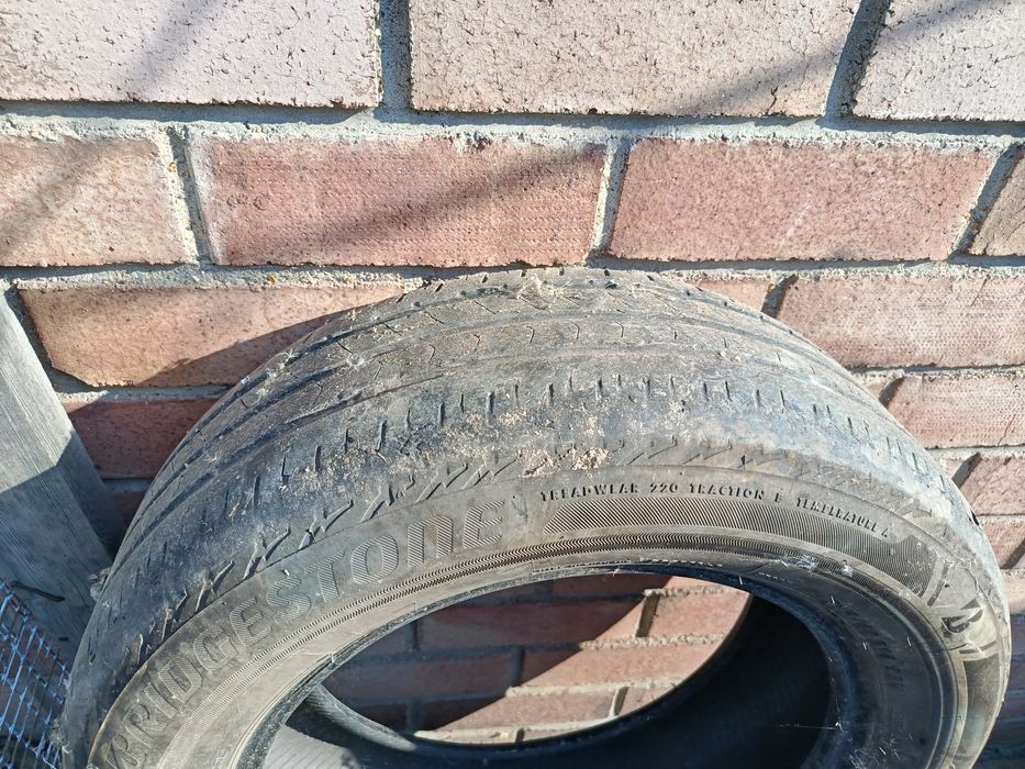 Продам 2 балона шин