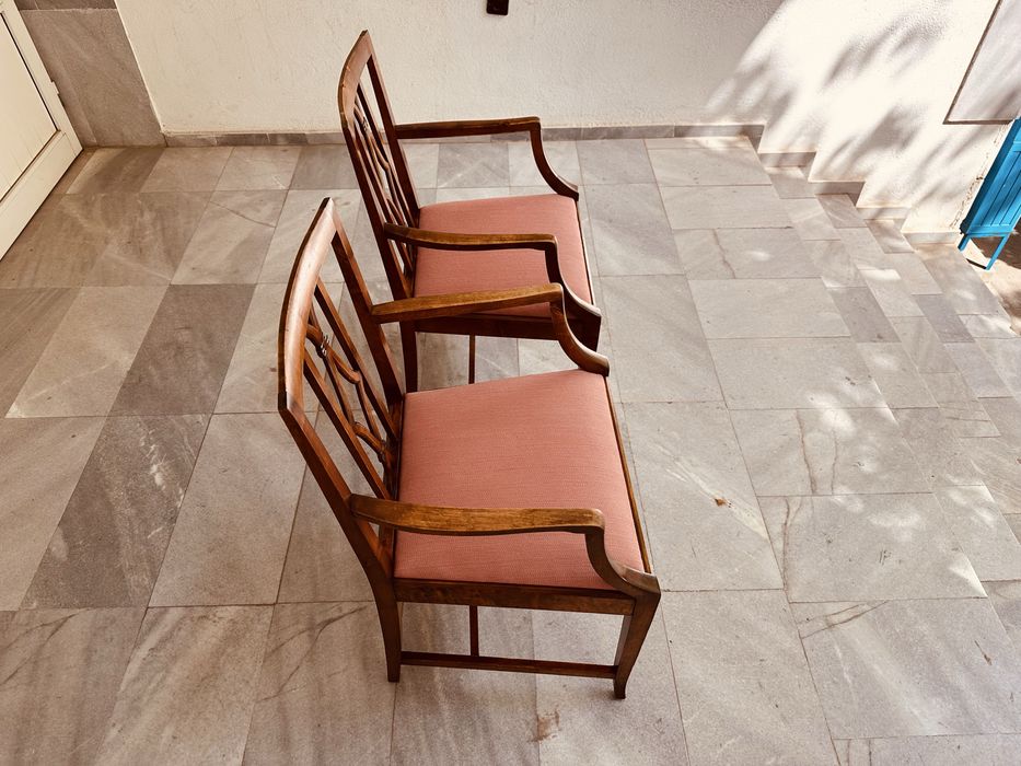 Елегантни арт деко кресла с характер – винтидж стил и масивна изработка