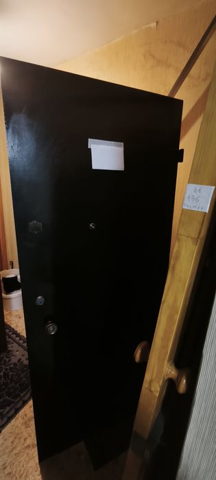 Продажа входной двери .